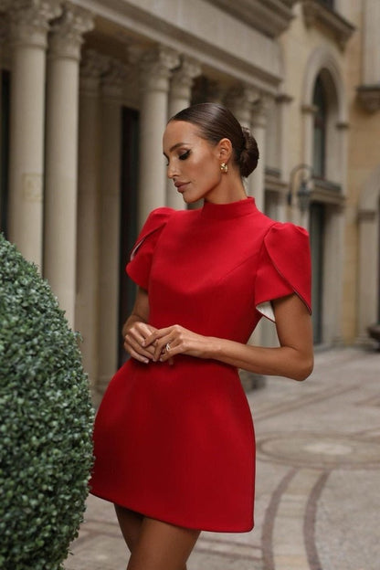 Adela Dekolteli Fiyonklu Mini Elbise